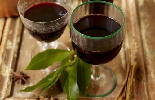 감기에 걸린 mulled 와인의 제조법. mulled 와인은 감기에 도움이됩니까?