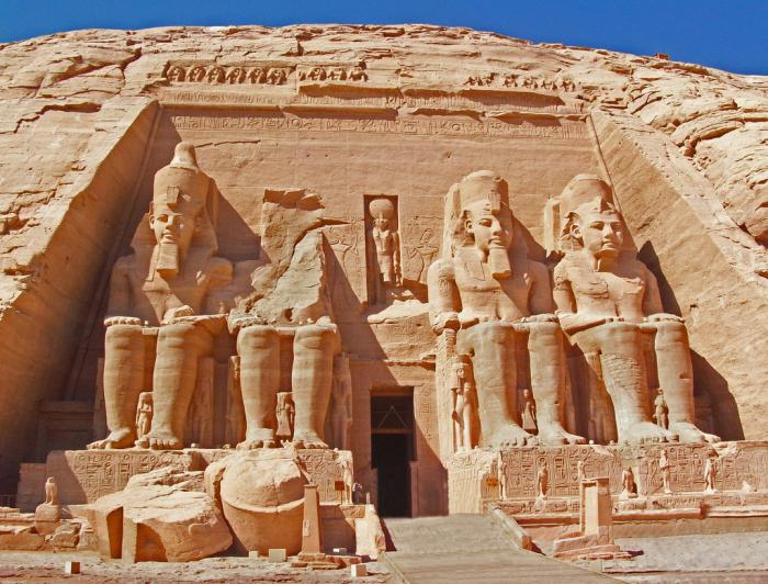 이집트의 고 대 사원입니다. 이집트의 광경 : 사원, 궁전, 요새